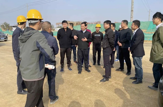 市政公用集團萬義輝深入朱橋東路綜合管廊及基礎(chǔ)設(shè)施建設(shè)工程、昌東三路道路建設(shè)工程檢查指導(dǎo)