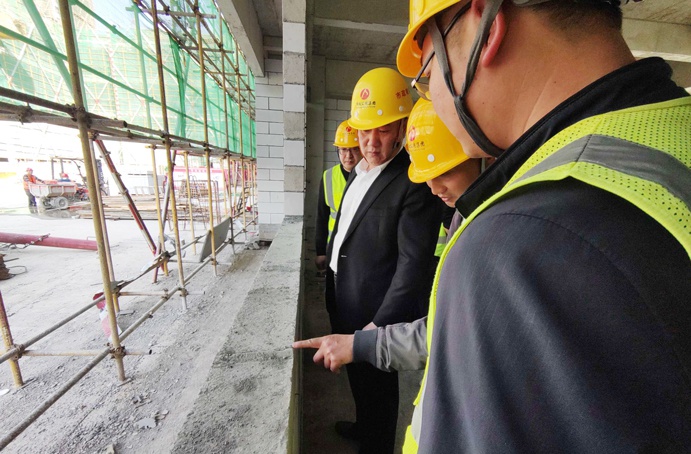 徐旭前往市政公用城三期項目、市政綠色建材科技產(chǎn)業(yè)園項目調(diào)研