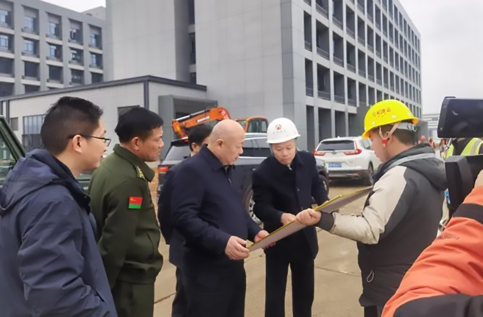 新建區(qū)人大常委會黨組書記、主任錢和平來到市政綠色建材科技產業(yè)園項目調研